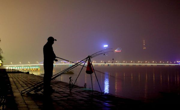 广东冬天夜晚钓鱼技巧