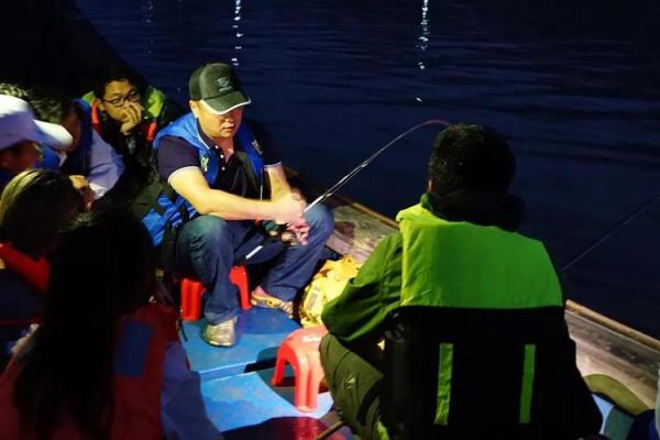 海上夜晚钓鱼技巧